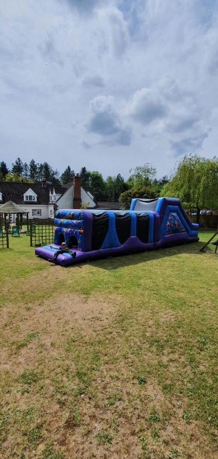 Hen & Stag Retreat Weekend Stay Sleeps 10 To 30 Thetford Exteriör bild
