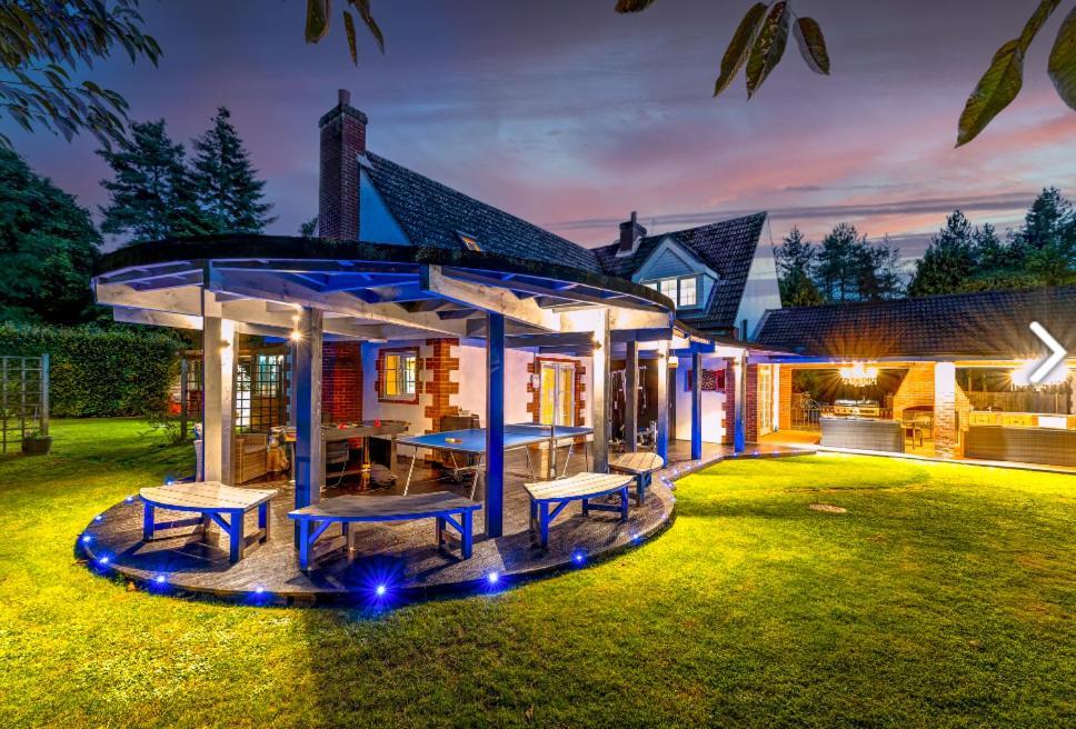 Hen & Stag Retreat Weekend Stay Sleeps 10 To 30 Thetford Exteriör bild