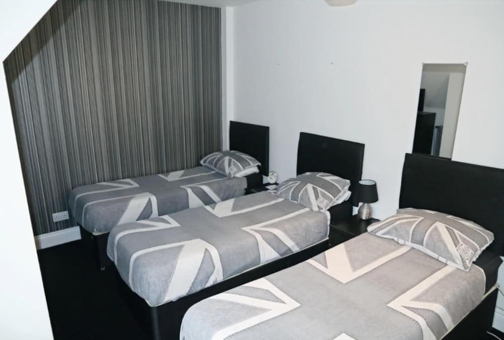 Hen & Stag Retreat Weekend Stay Sleeps 10 To 30 Thetford Exteriör bild