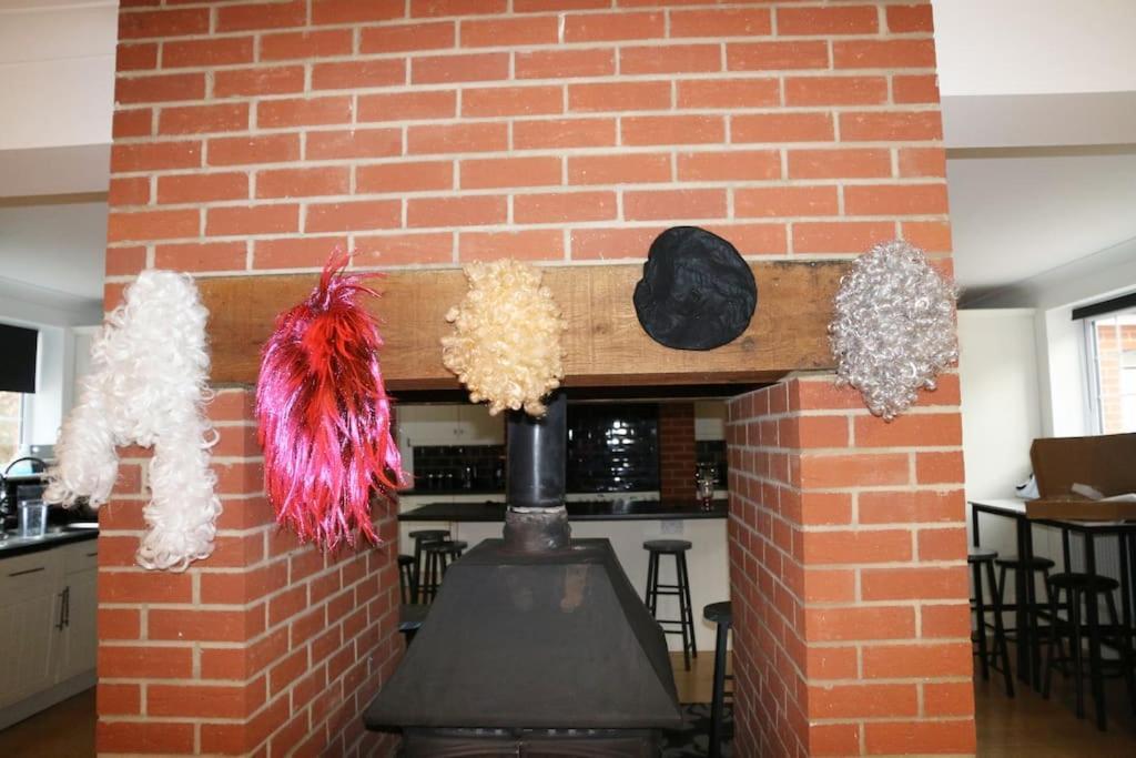 Hen & Stag Retreat Weekend Stay Sleeps 10 To 30 Thetford Exteriör bild