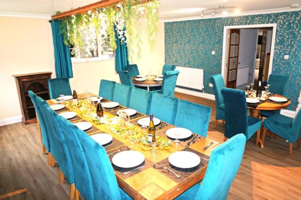 Hen & Stag Retreat Weekend Stay Sleeps 10 To 30 Thetford Exteriör bild