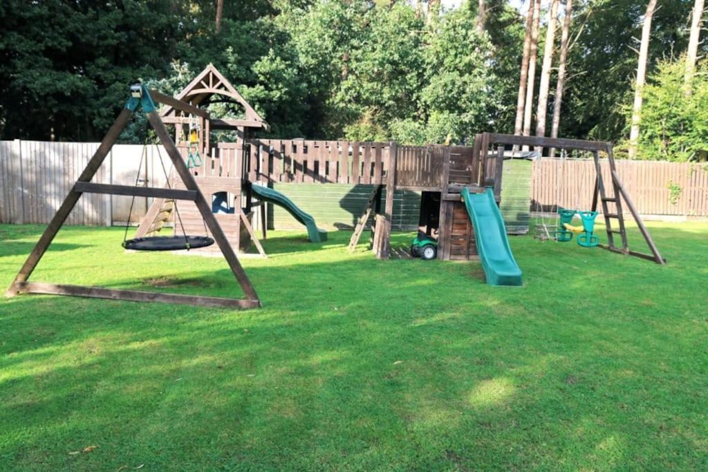 Hen & Stag Retreat Weekend Stay Sleeps 10 To 30 Thetford Exteriör bild