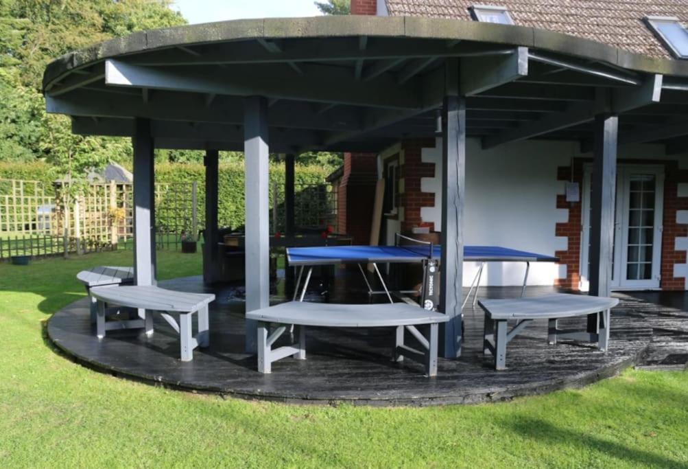 Hen & Stag Retreat Weekend Stay Sleeps 10 To 30 Thetford Exteriör bild